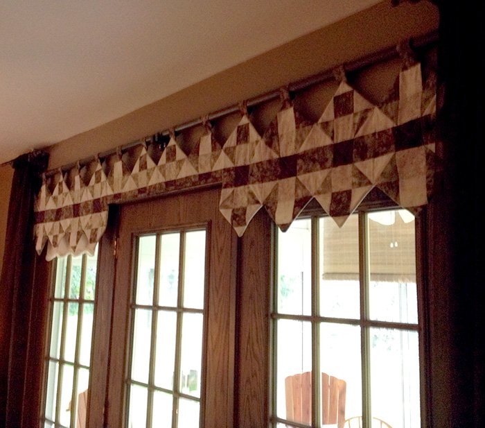 Philly valance