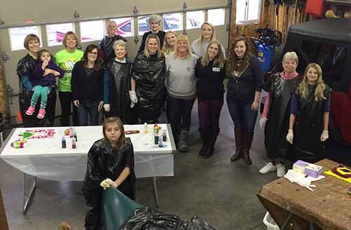 A lovely group of fabric dyers :-)